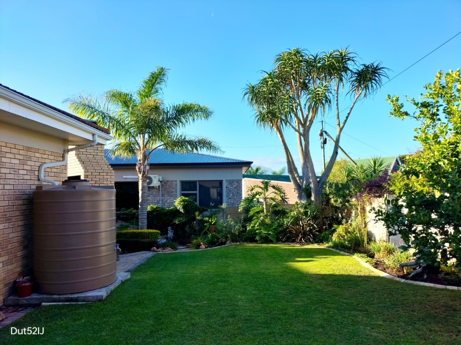 4 Bedroom Property for Sale in Fraaiuitsig Western Cape